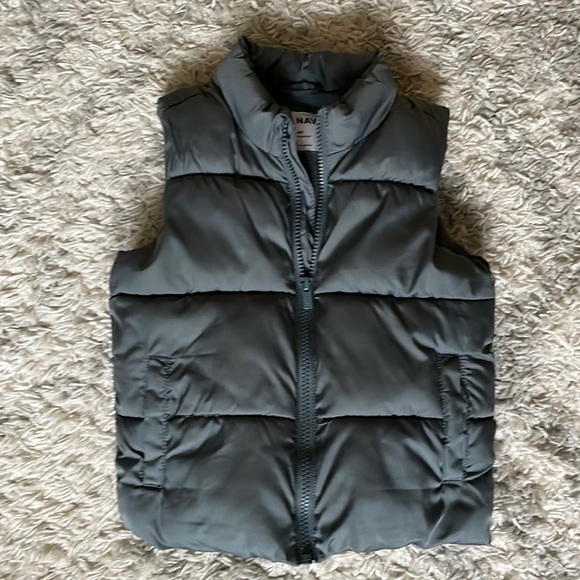 Old navy puffer vest - Picture 1 of 2